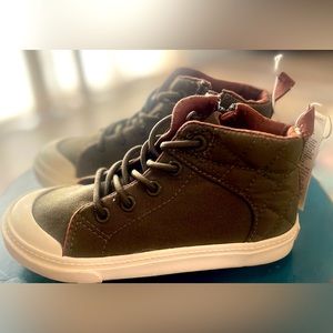 Old Navy Toddler Sneakers. Color Army Green. Size 9.